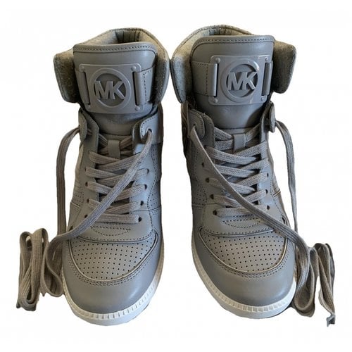Pre-owned Michael Kors Leather Trainers In Grey