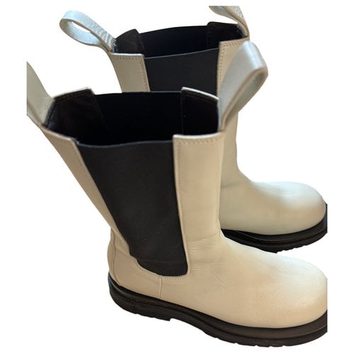 Pre-owned Bottega Veneta Lug Leather Boots In White