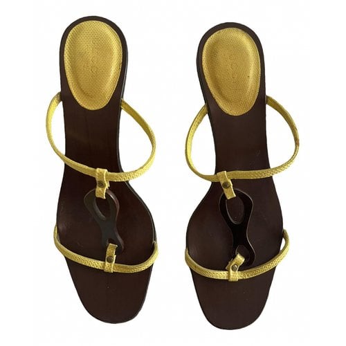 Pre-owned Gucci Leather Sandals In Yellow