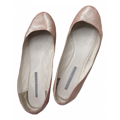 Pre-owned Vera Wang Leather Flats In Beige