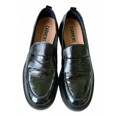 Pre-owned Carmens Patent Leather Trainers In Black