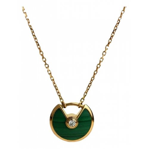 Pre-owned Cartier Amulette Yellow Gold Pendant In Green