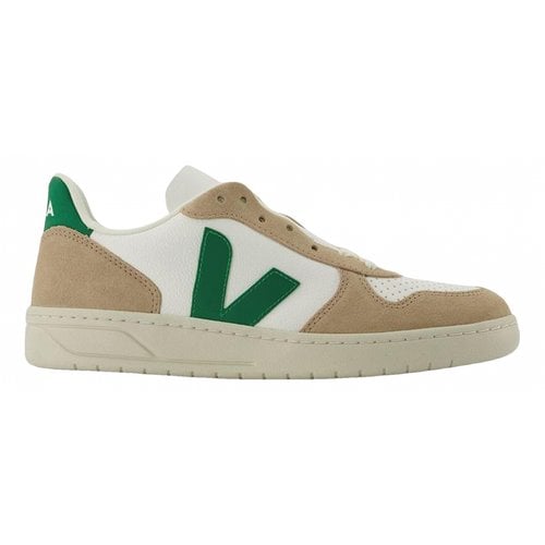 Pre-owned Veja Leather Trainers In Multicolour