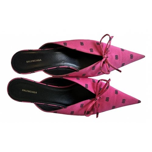 Pre-owned Balenciaga Bb Velvet Heels In Pink