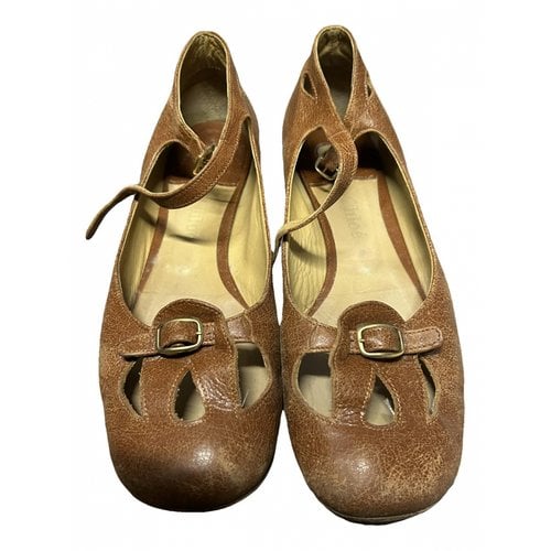 Pre-owned Chloé Leather Ballet Flats In Camel