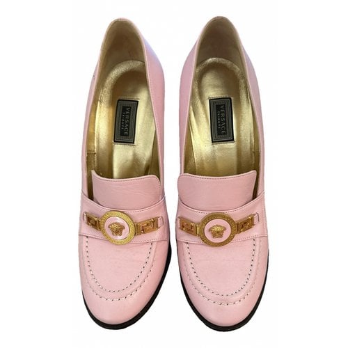 Pre-owned Versace Leather Flats In Pink
