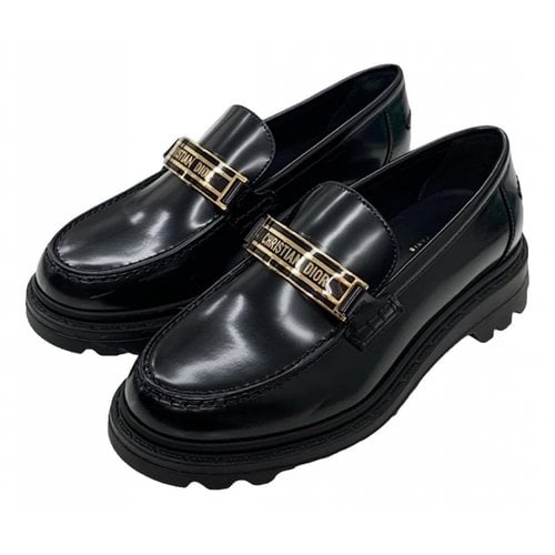 Pre-owned Dior Patent Leather Flats In Black