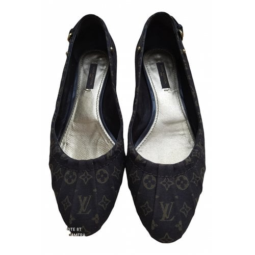Pre-owned Louis Vuitton Cloth Ballet Flats In Brown
