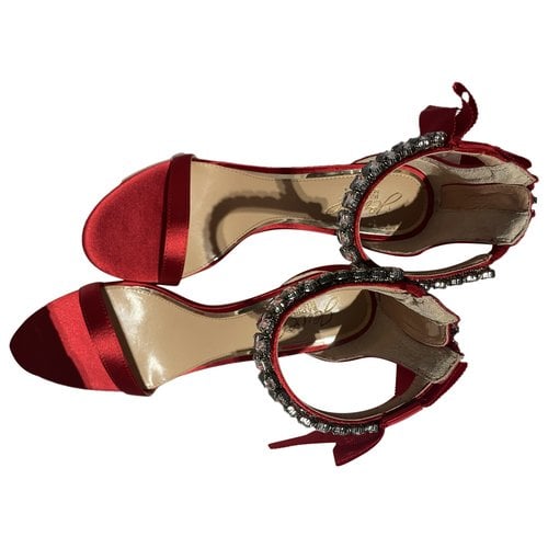 Pre-owned Badgley Mischka Cloth Heels In Red