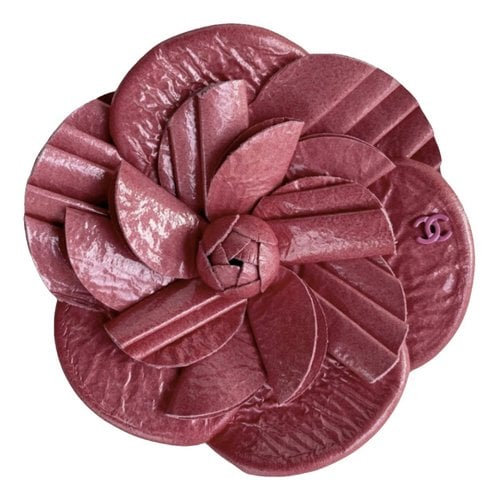 Pre-owned Chanel Camã©lia Leather Pin & Brooche In Pink