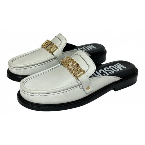 Pre-owned Moschino Leather Flats In White