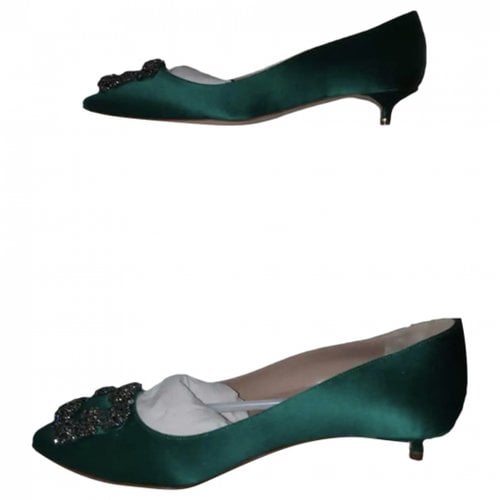 Pre-owned Manolo Blahnik Hangisi Cloth Heels In Green