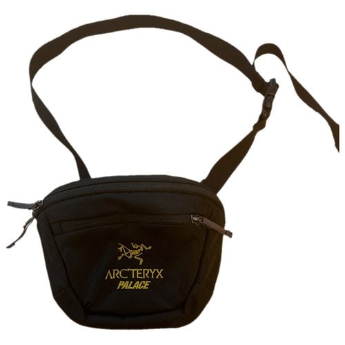 Pre-owned Arc'teryx Small Bag In Black