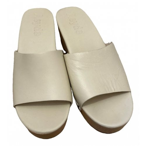 Pre-owned Aeyde Leather Mules & Clogs In White