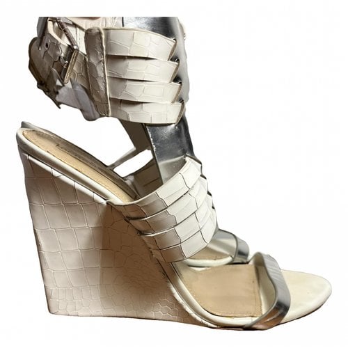 Pre-owned Bcbg Max Azria Leather Heels In White
