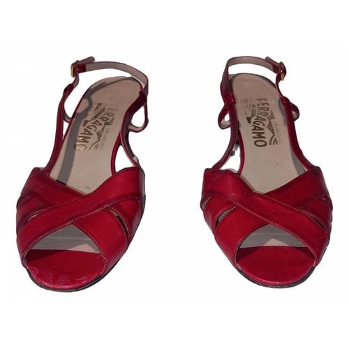 Pre-owned Ferragamo Leather Sandals In Red