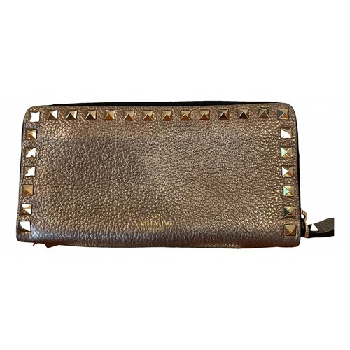 Pre-owned Valentino Garavani Rockstud Leather Wallet In Gold