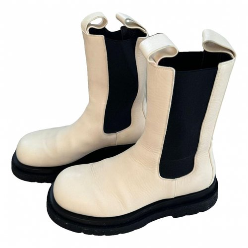 Pre-owned Bottega Veneta Lug Leather Boots In White