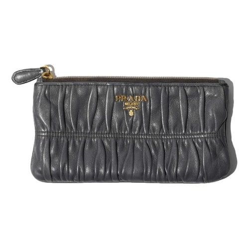 Pre-owned Prada Leather Purse In Grey