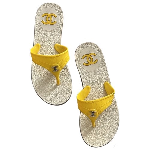 Pre-owned Chanel Flats In Yellow