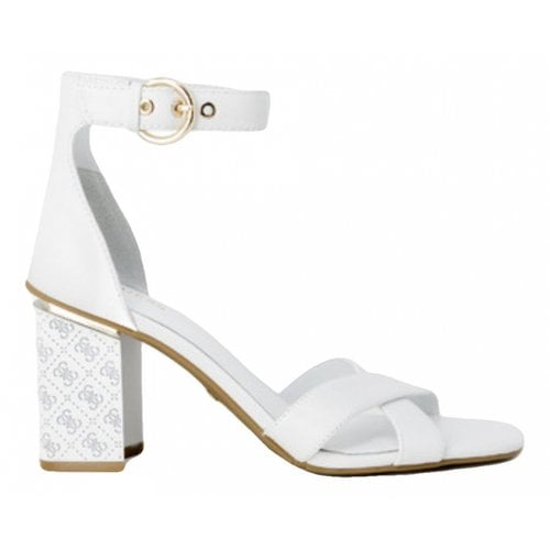 Pre-owned Guess Leather Sandals In White