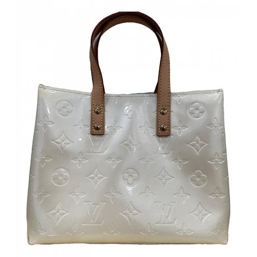 Pre-owned Louis Vuitton Reade Patent Leather Handbag In White