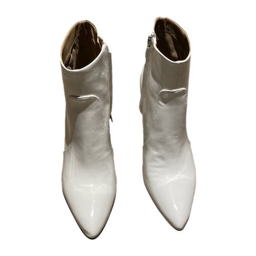 Pre-owned Sam Edelman Patent Leather Buckled Boots In White