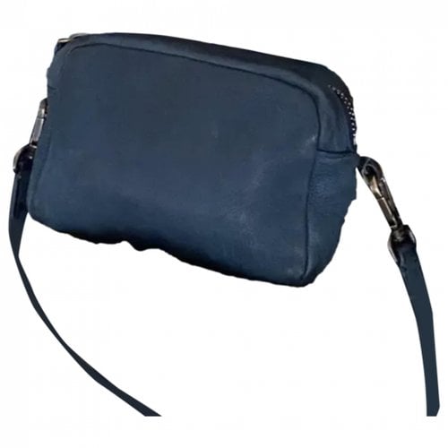 Pre-owned Yvonne Kone Leather Crossbody Bag In Navy