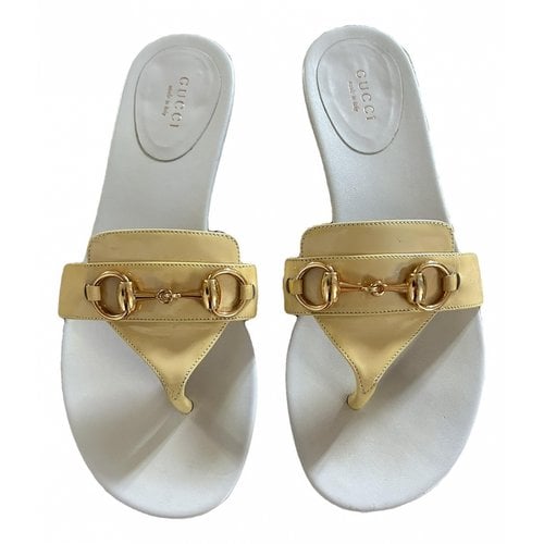 Pre-owned Gucci Patent Leather Flip Flops In Yellow