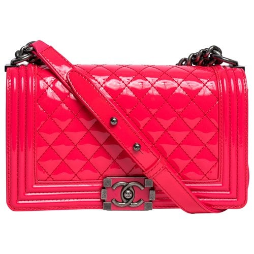 Pre-owned Chanel Boy Patent Leather Handbag In Pink
