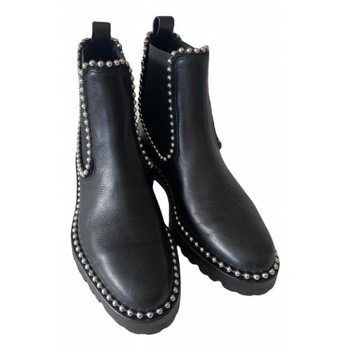 Pre-owned Vibram Leather Boots In Black