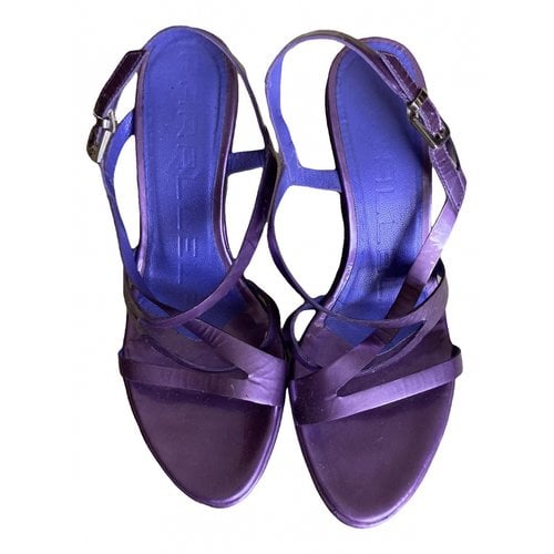 Pre-owned Parallele Leather Sandals In Purple