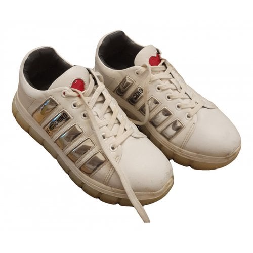 Pre-owned Moschino Love Leather Trainers In White