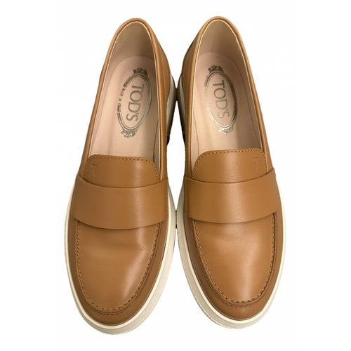 Pre-owned Tod's Leather Flats In Camel