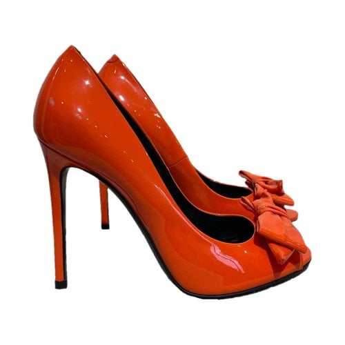 Pre-owned Gucci Patent Leather Heels In Orange