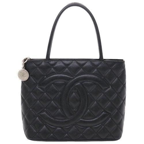 Pre-owned Chanel Médaillon Leather Tote In Black
