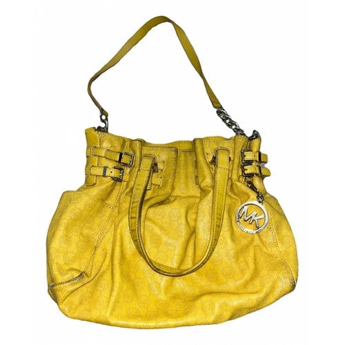 Pre-owned Michael Kors Leather Clutch Bag In Yellow