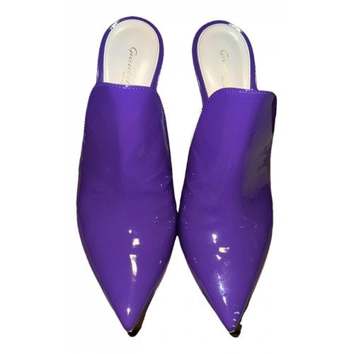 Pre-owned Gianvito Rossi Patent Leather Heels In Purple