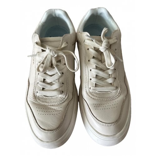 Pre-owned Hoff Leather Low Trainers In Beige