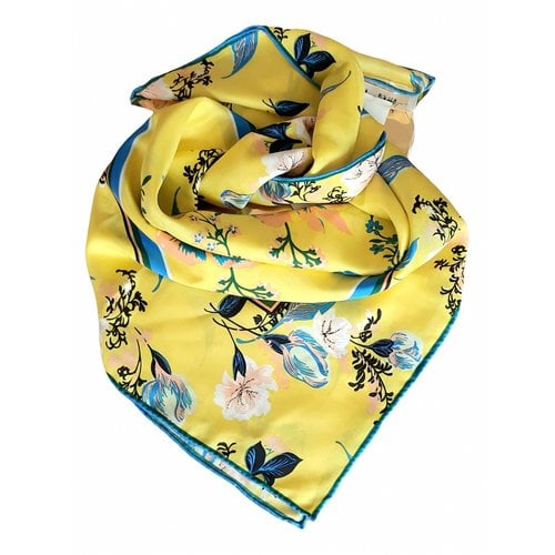 Pre-owned Diane Von Furstenberg Silk Neckerchief In Yellow