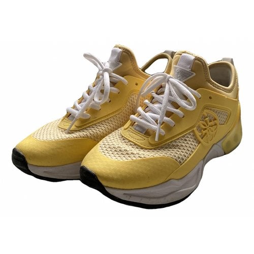 Pre-owned Guess Trainers In Yellow