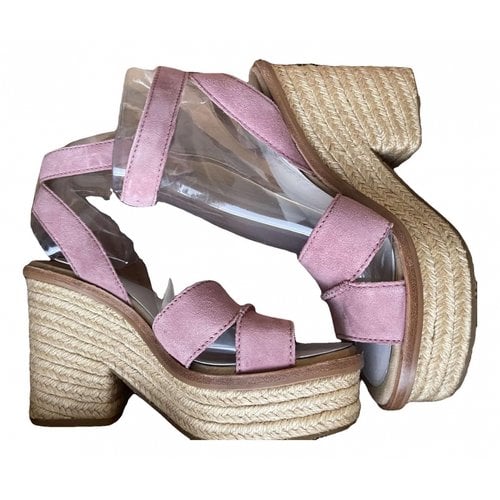 Pre-owned Ugg Leather Sandals In Pink