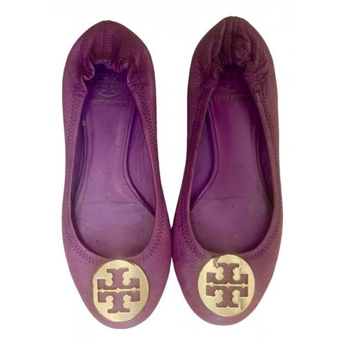 Pre-owned Tory Burch Leather Flats In Purple