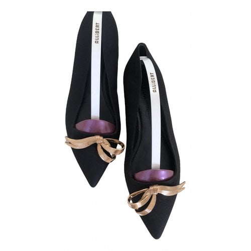 Pre-owned Stella Luna Leather Ballet Flats In Black