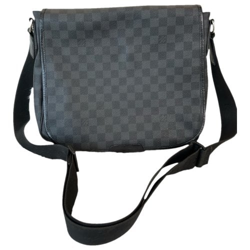 Pre-owned Louis Vuitton District Cloth Bag In Black
