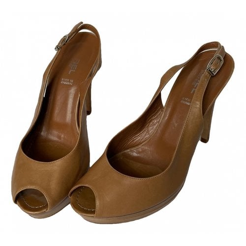 Pre-owned Carel Leather Heels In Camel