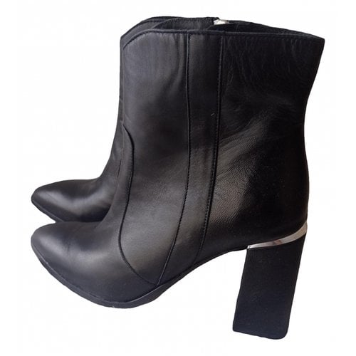 Pre-owned Ikks Leather Boots In Black