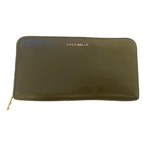 Pre-owned Coccinelle Leather Wallet In Green