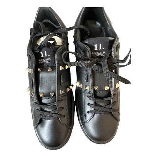 Pre-owned Valentino Garavani Rockstud Leather Trainers In Black