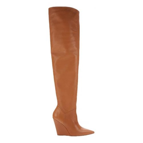 Pre-owned Stuart Weitzman Leather Boots In Brown